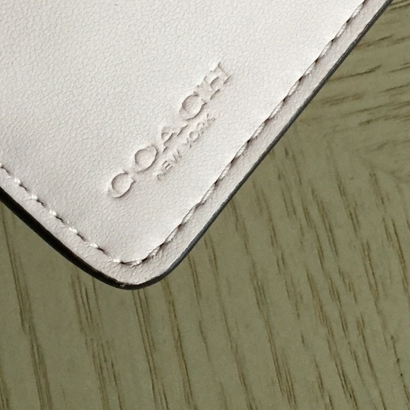 Coach Corner Zip Rosette Print Blush Multi Wallet - Picture 6 of 8